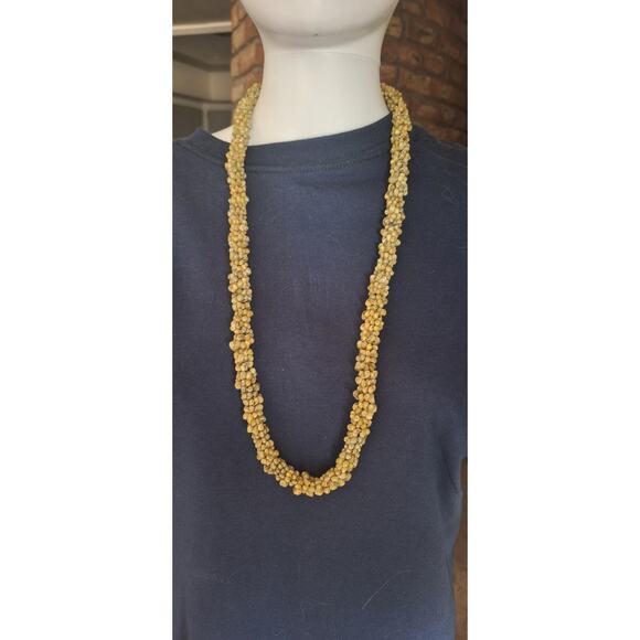 Cluster shell Lei, 31" Lei- genuine Trochus shells & Kukui nuts w/ribbon tie - Picture 1 of 6